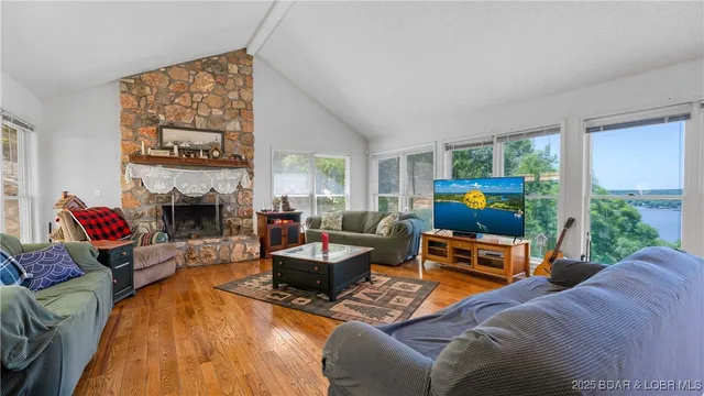 $1,350,000 | 1265 Singing Oaks Drive, Sunrise Beach, MO 65079