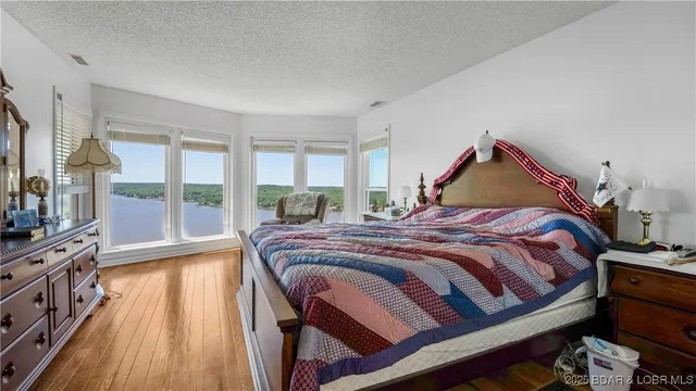 $1,350,000 | 1265 Singing Oaks Drive, Sunrise Beach, MO 65079