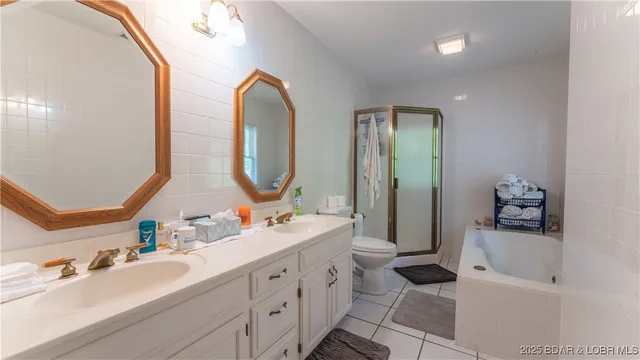 $1,350,000 | 1265 Singing Oaks Drive, Sunrise Beach, MO 65079