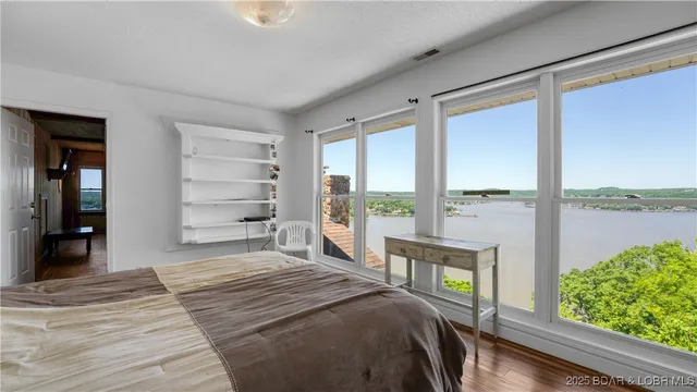 $1,350,000 | 1265 Singing Oaks Drive, Sunrise Beach, MO 65079