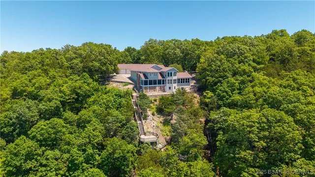 $1,350,000 | 1265 Singing Oaks Drive, Sunrise Beach, MO 65079