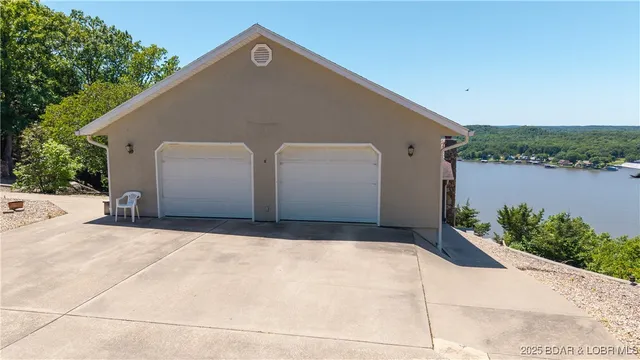 $1,350,000 | 1265 Singing Oaks Drive, Sunrise Beach, MO 65079