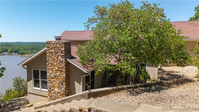 $1,350,000 | 1265 Singing Oaks Drive, Sunrise Beach, MO 65079