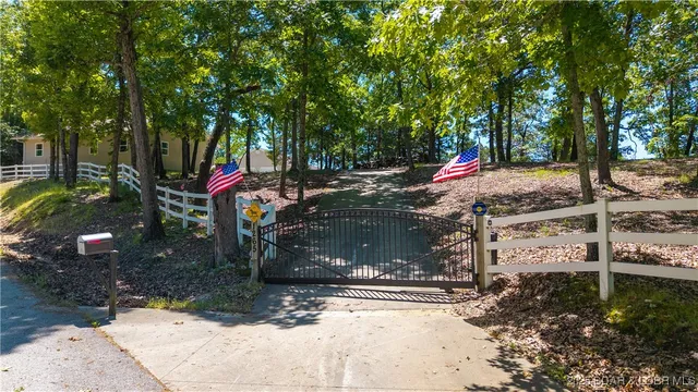 $1,350,000 | 1265 Singing Oaks Drive, Sunrise Beach, MO 65079