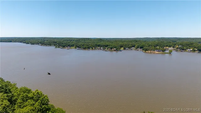 $1,350,000 | 1265 Singing Oaks Drive, Sunrise Beach, MO 65079