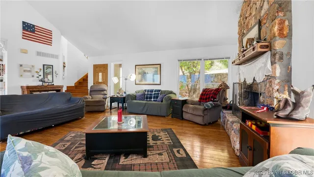 $1,350,000 | 1265 Singing Oaks Drive, Sunrise Beach, MO 65079