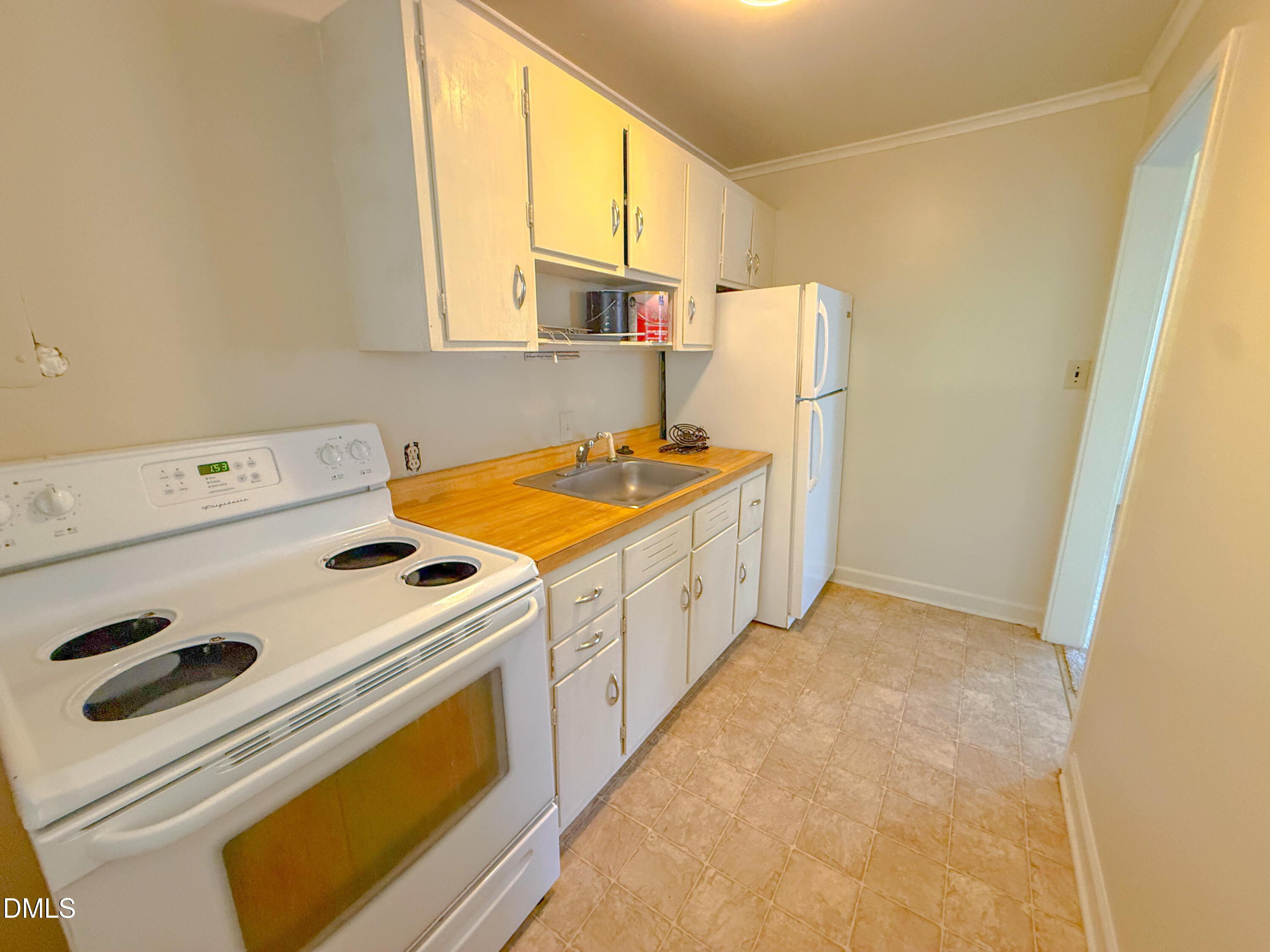 705 Daniels Street, Unit C Raleigh, NC 27605 - Photo 4 of 9 Kitchen