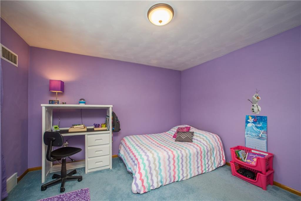 500 McCormick Road Coraopolis, PA 15108 - Photo 14 of 25 Second 12x12 bedroom with great closet space.