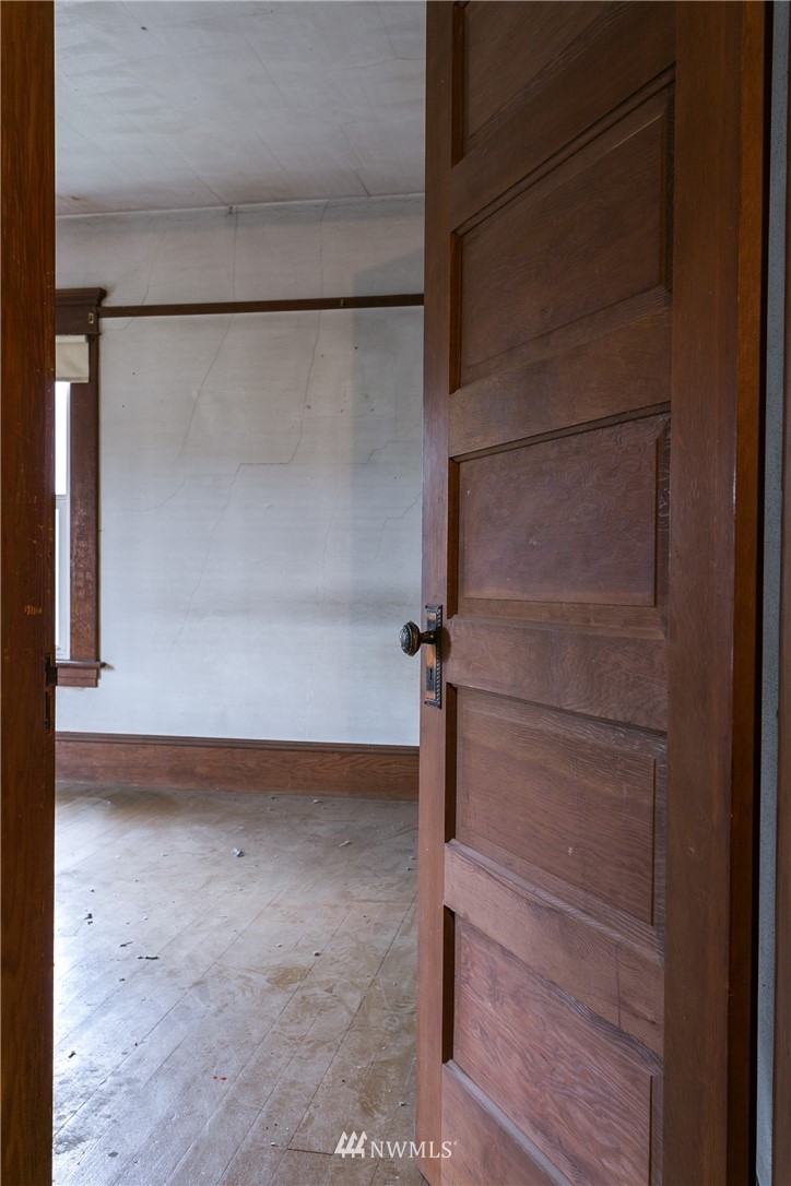 776 West Smith Road Bellingham, WA 98226 - Photo 13 of 29 a view of a small room