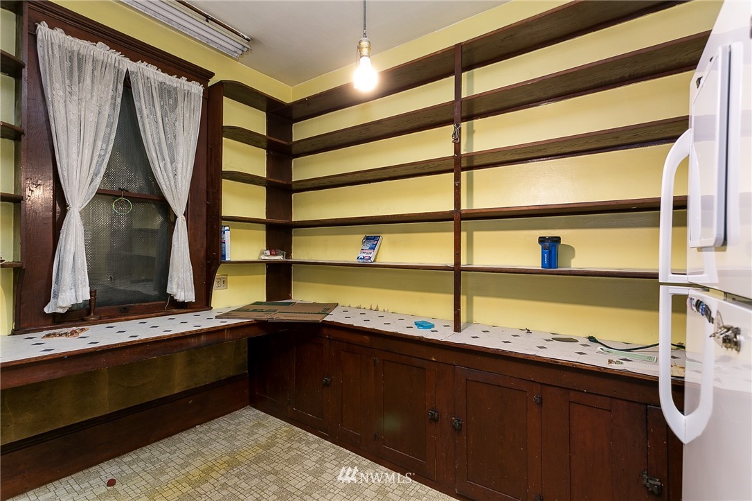 776 West Smith Road Bellingham, WA 98226 - Photo 8 of 29 a kitchen with a sink and a window