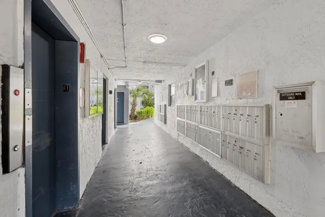 a view of entryway with chandelier