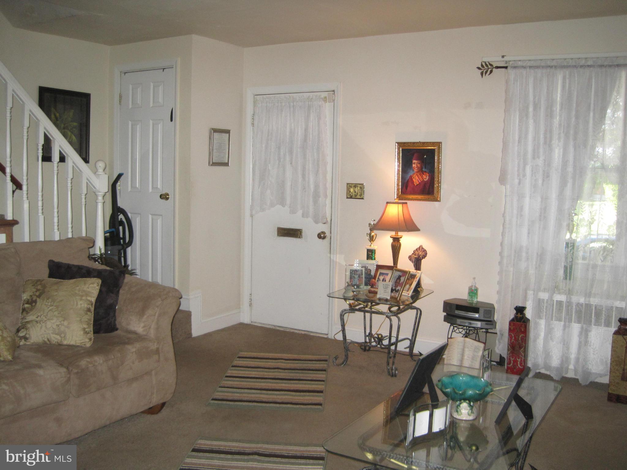 1905 Swansea Road Baltimore, MD 21239 - Photo 2 of 13 Living Room