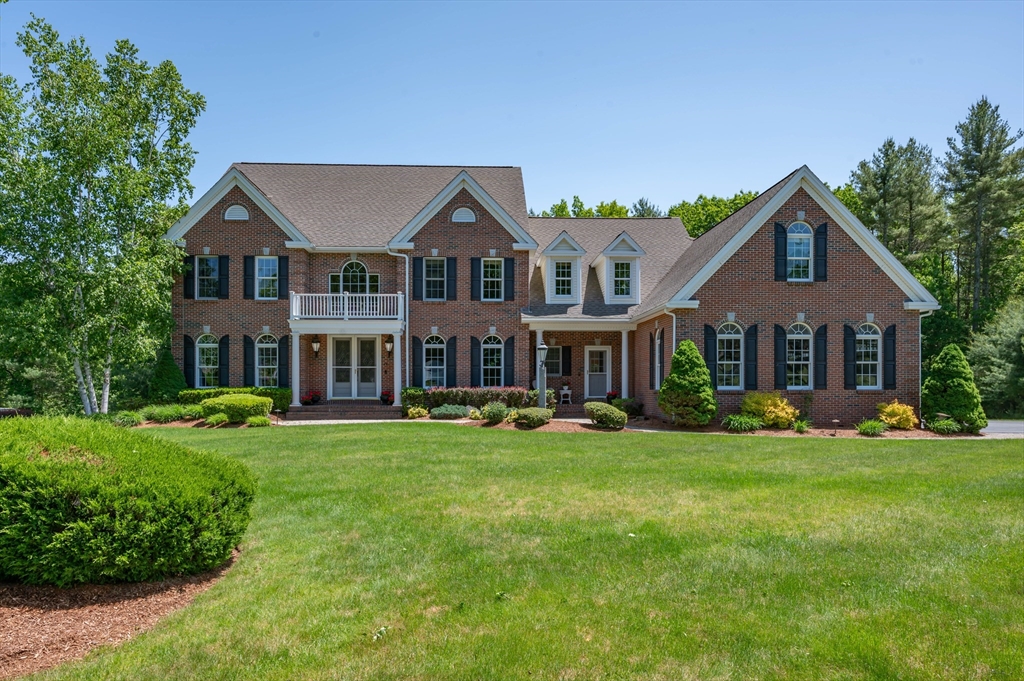 24 Tanglewood Drive Nashua, NH 03062 - Photo 1 of 41