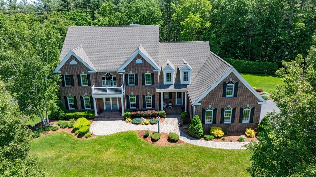 24 Tanglewood Drive Nashua, NH 03062 - Photo 2 of 41