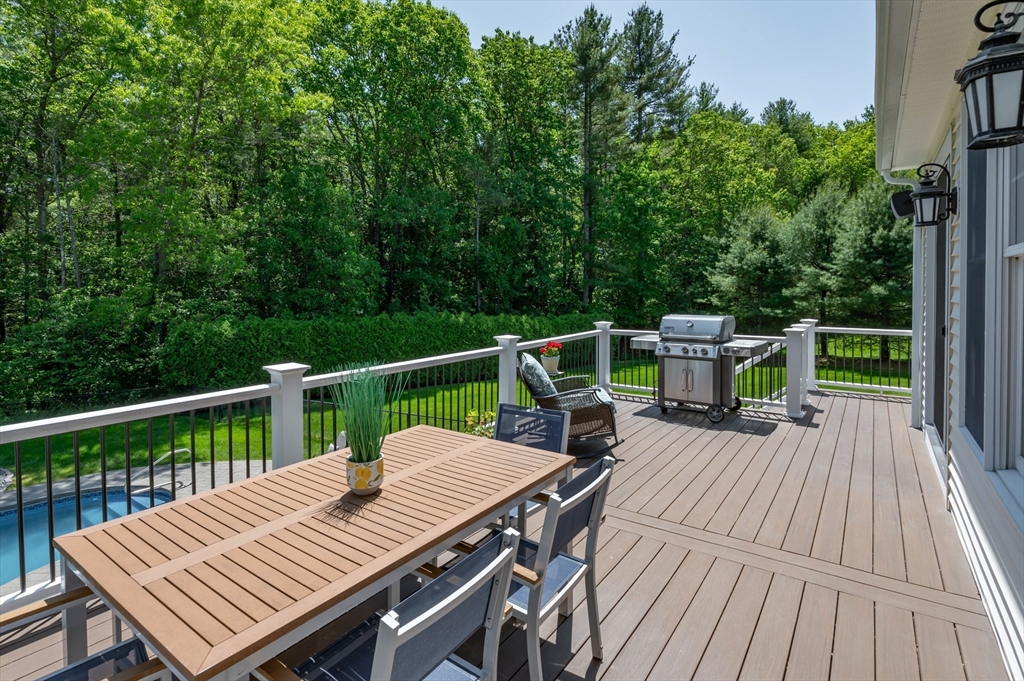 24 Tanglewood Drive Nashua, NH 03062 - Photo 33 of 41