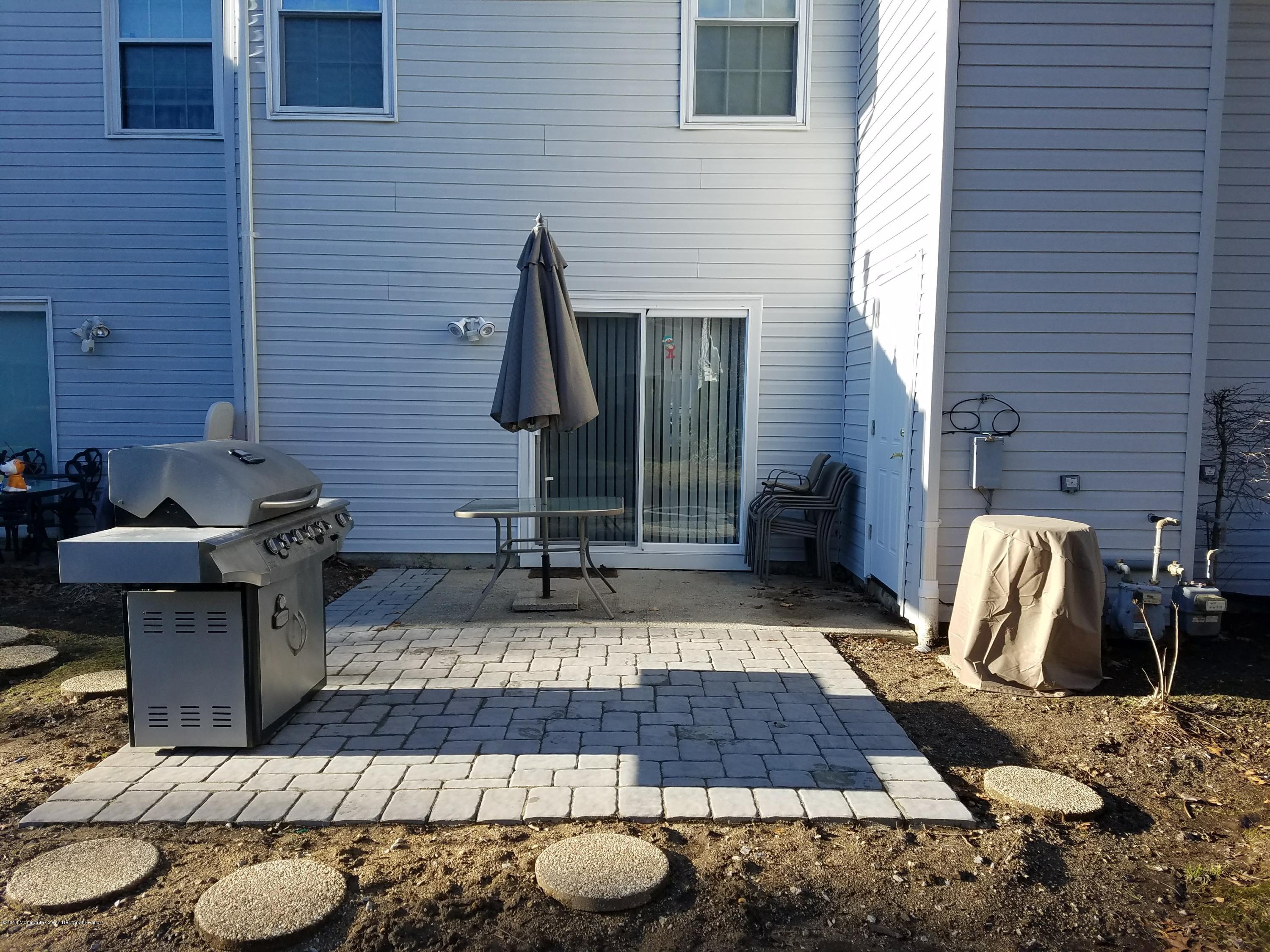 60 County Road, Unit F029 Cliffwood, NJ 07721 - Photo 23 of 33 Great BBQ Area