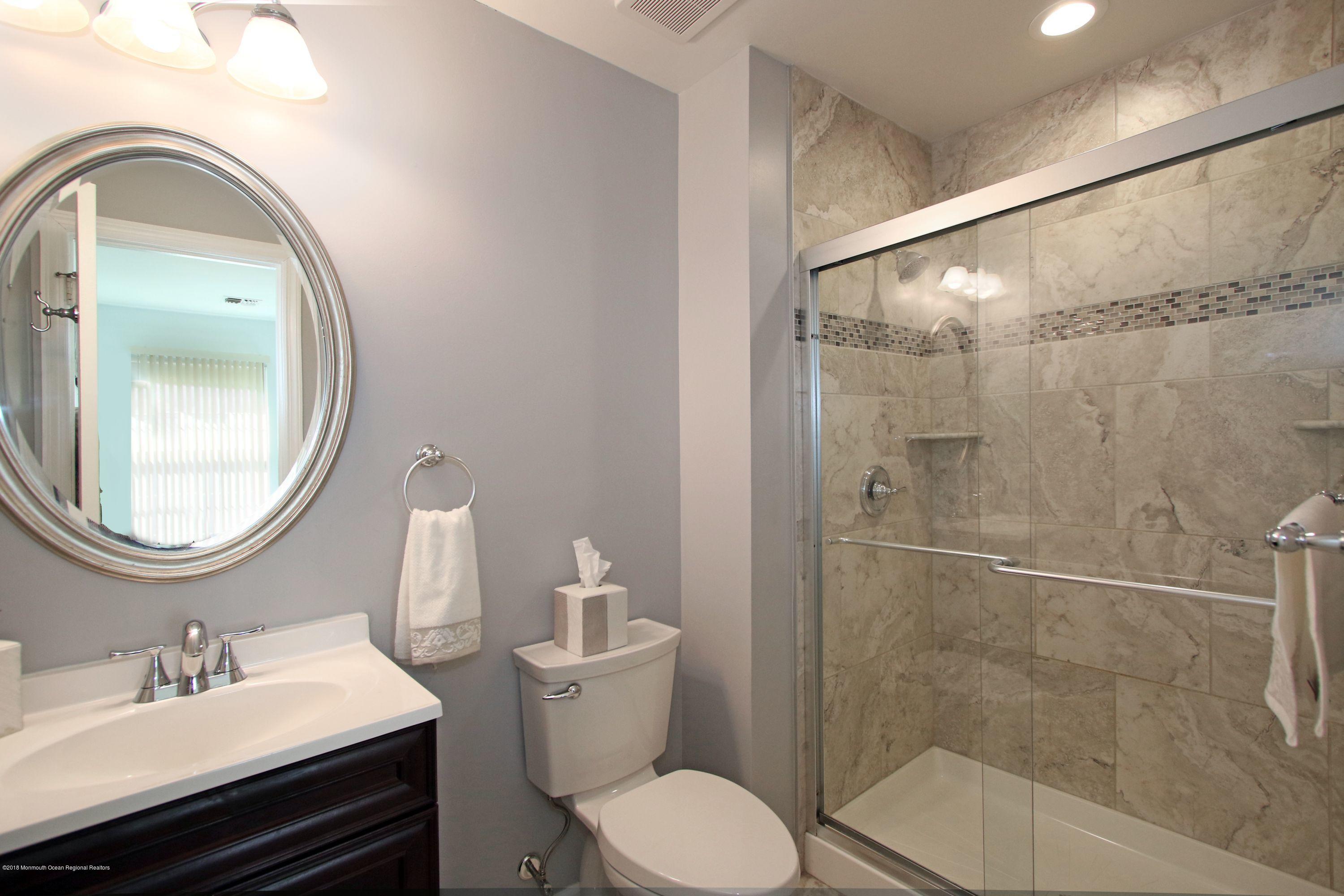 60 County Road, Unit F029 Cliffwood, NJ 07721 - Photo 26 of 33 Master Bath