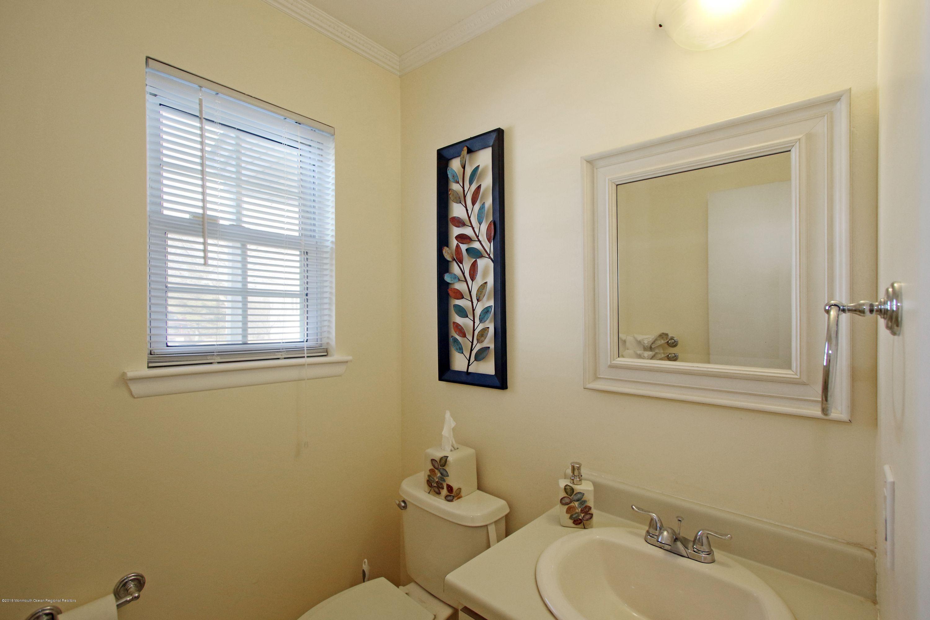 60 County Road, Unit F029 Cliffwood, NJ 07721 - Photo 5 of 33 Powder Room