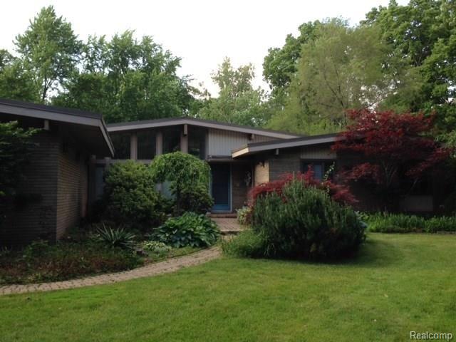 15577 Millar Road Clinton Township, MI 48036 - Photo 1 of 20 Millar front.jpg