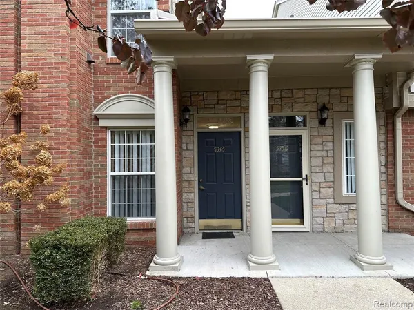 $1,800 | 5346 Brookemonte Circle, Rochester, MI 48306