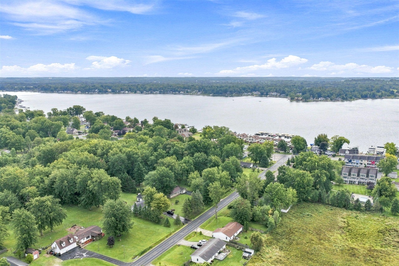 5609 Johnson Road Coloma, MI 49038 - Photo 9 of 41 Gallery Image 9