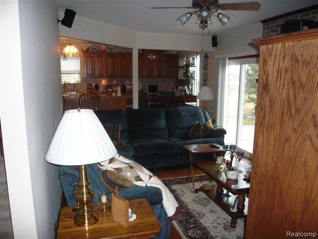 47650 Chrys Road Macomb, MI 48044 - Photo 10 of 19 CHRYS 063.JPG