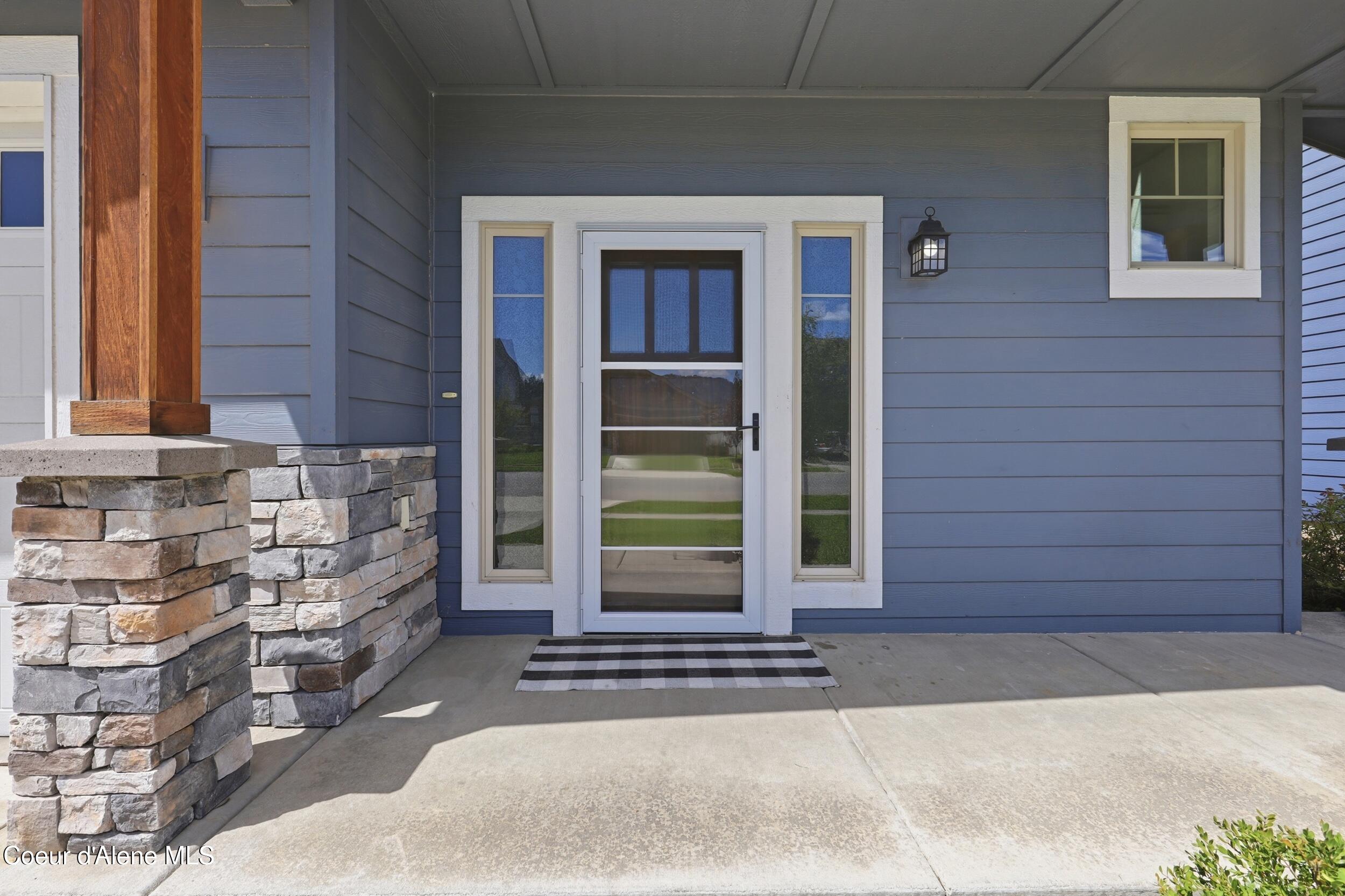 6643 North Gavin Loop Coeur D'Alene, ID 83815 - Photo 2 of 30 Welcoming Front Porch