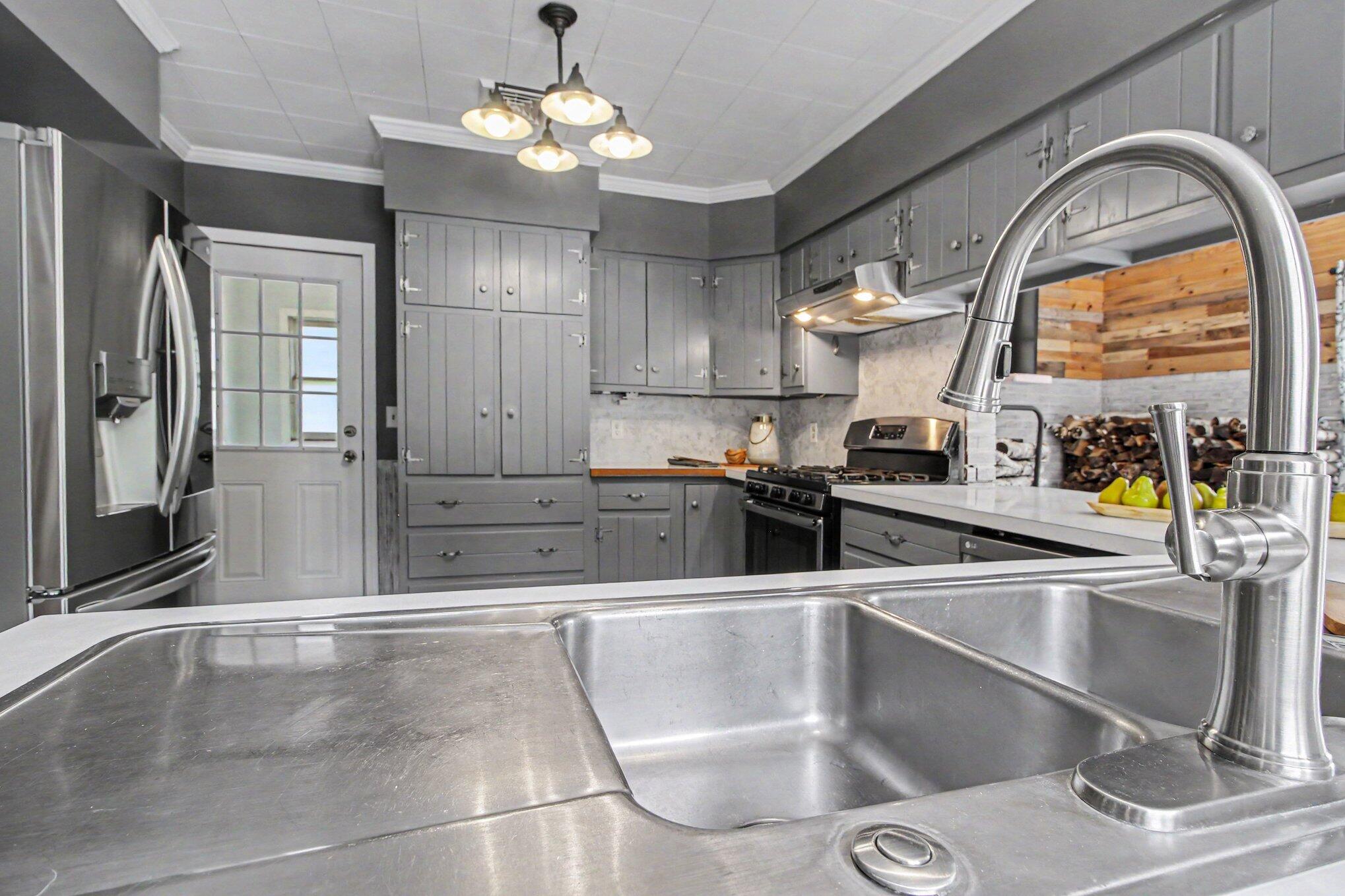 2736 South Wagner Road Ann Arbor, MI 48103 - Photo 35 of 91 033_file_8125