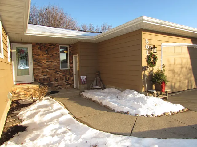 $350,000 | 501 South Fairlakes Avenue, Fairmont, MN 56031