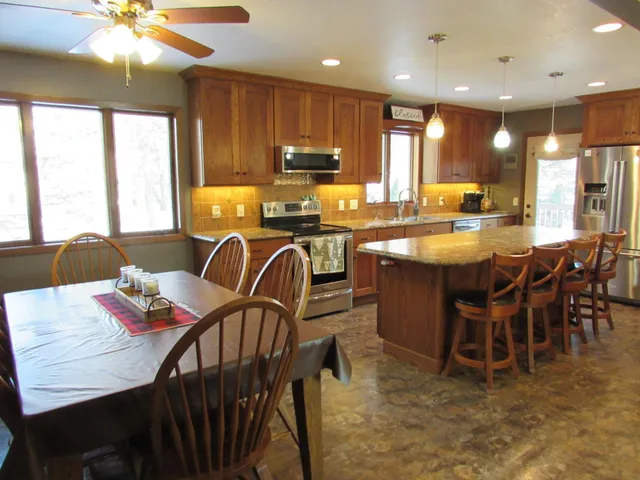 $350,000 | 501 South Fairlakes Avenue, Fairmont, MN 56031