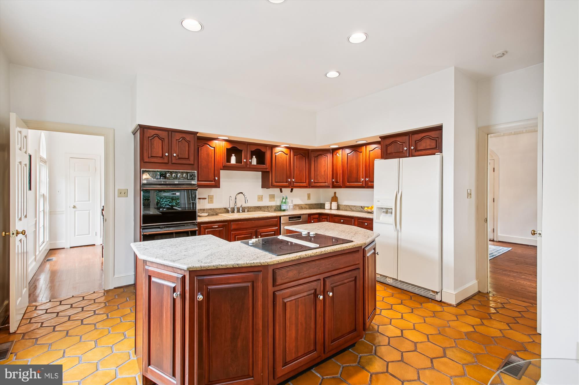 4016 Linnean Avenue Northwest Washington, DC 20008 - Photo 18 of 37 Cooktop in Island