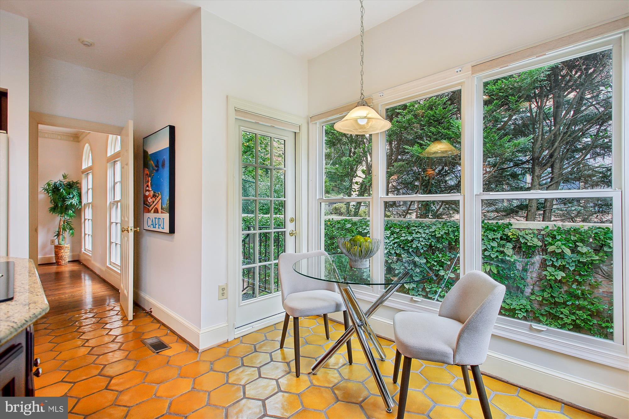 4016 Linnean Avenue Northwest Washington, DC 20008 - Photo 19 of 37 Breakfast Area