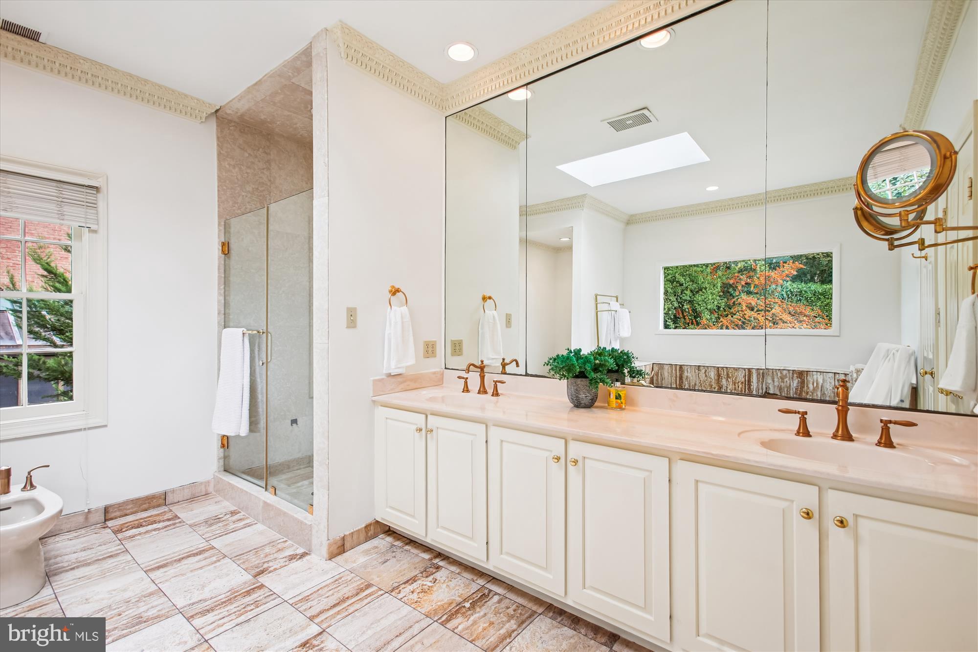 4016 Linnean Avenue Northwest Washington, DC 20008 - Photo 24 of 37 Primary Bathroom