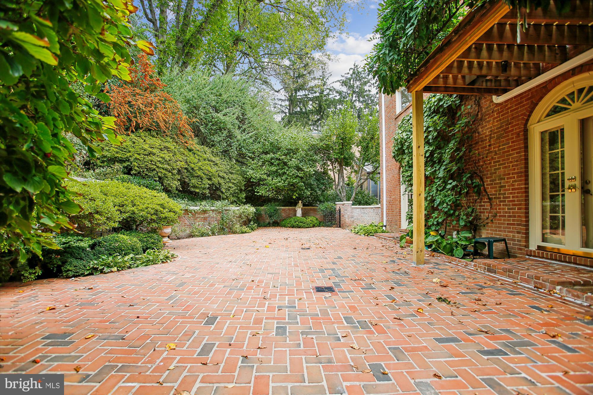 4016 Linnean Avenue Northwest Washington, DC 20008 - Photo 32 of 37 Wonderful for Entertaining