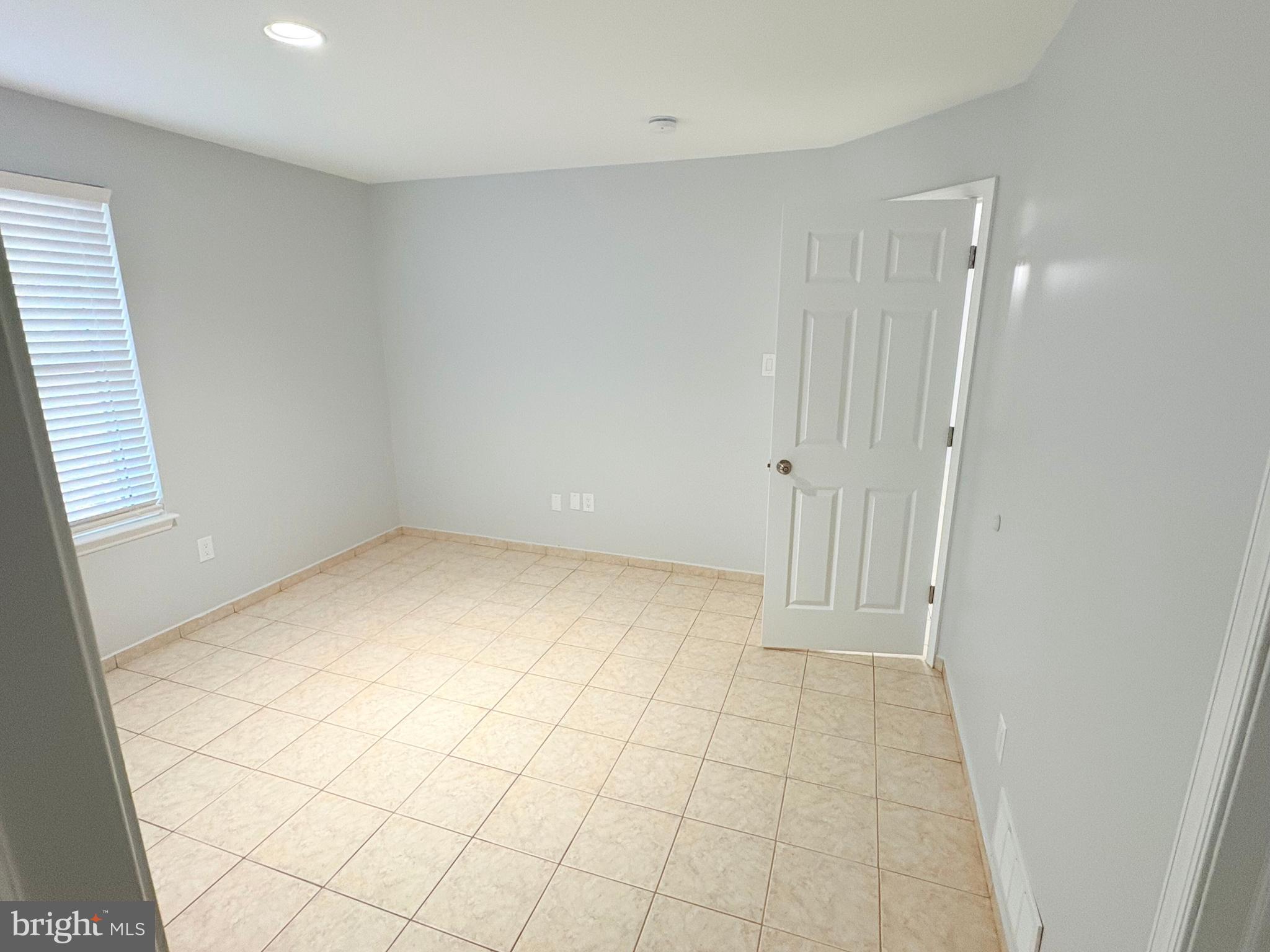 265 Barclay Court West Deptford, NJ 08051 - Photo 11 of 16 a view of an empty room