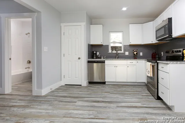 $1,350 | 129 East Torrey Street, New Braunfels, TX 78130