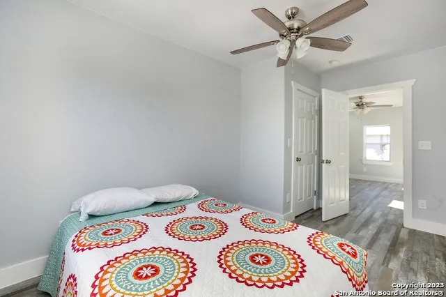 $1,350 | 129 East Torrey Street, New Braunfels, TX 78130