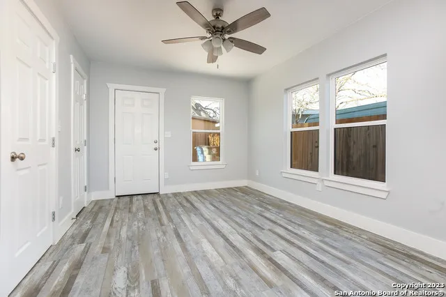 $1,350 | 129 East Torrey Street, New Braunfels, TX 78130