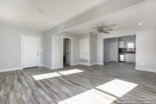 $1,350 | 129 East Torrey Street, New Braunfels, TX 78130