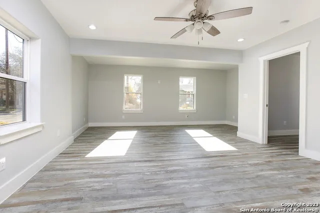 $1,350 | 129 East Torrey Street, New Braunfels, TX 78130