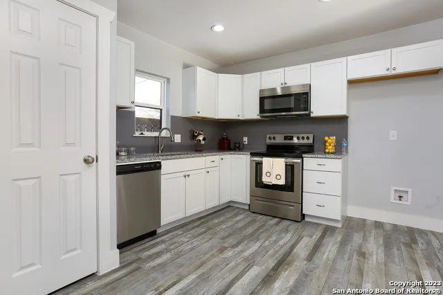 $1,350 | 129 East Torrey Street, New Braunfels, TX 78130