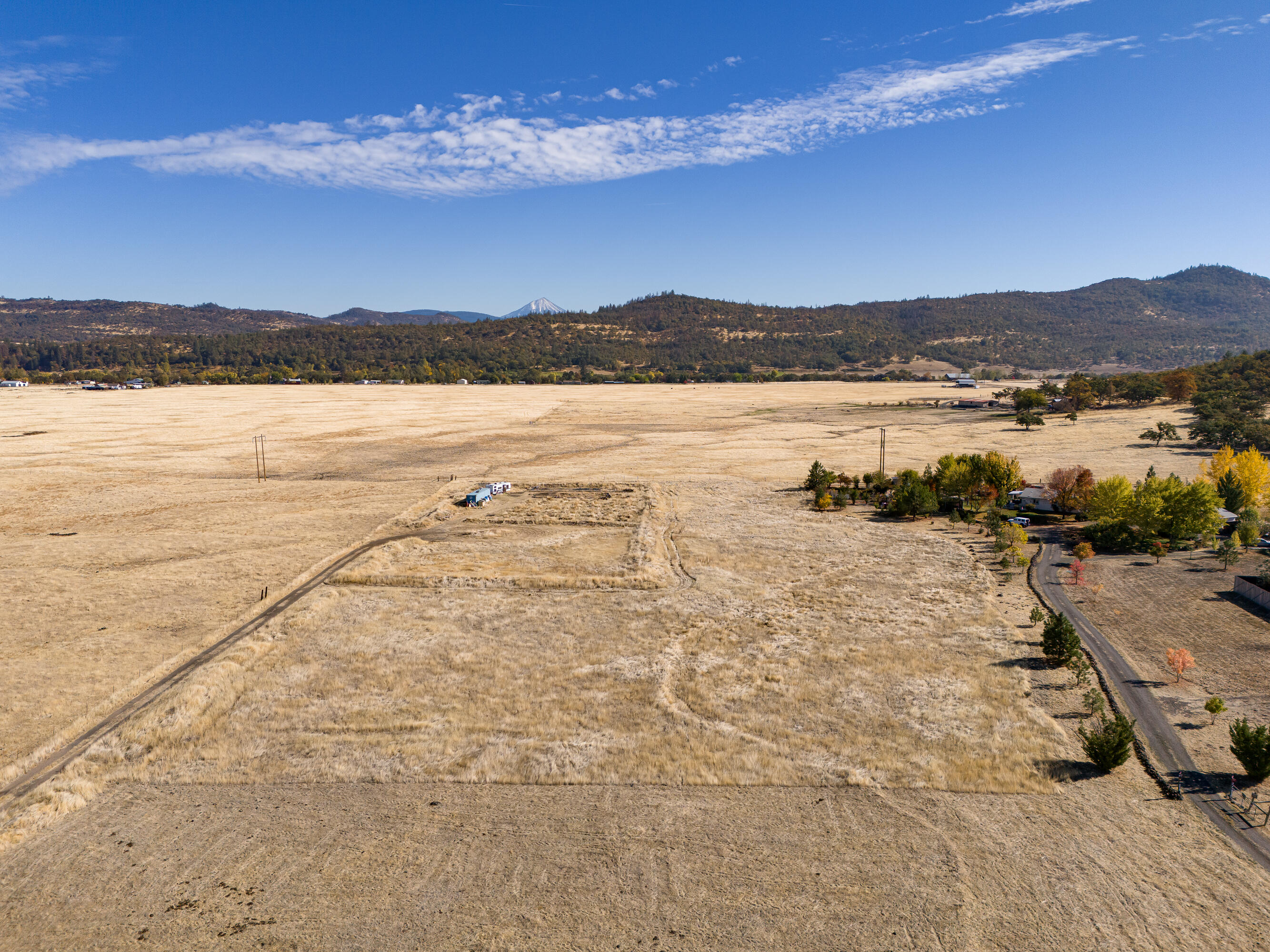 873 Dry Creek Road Eagle Point, OR 97524 - Photo 6 of 13 a view of lake