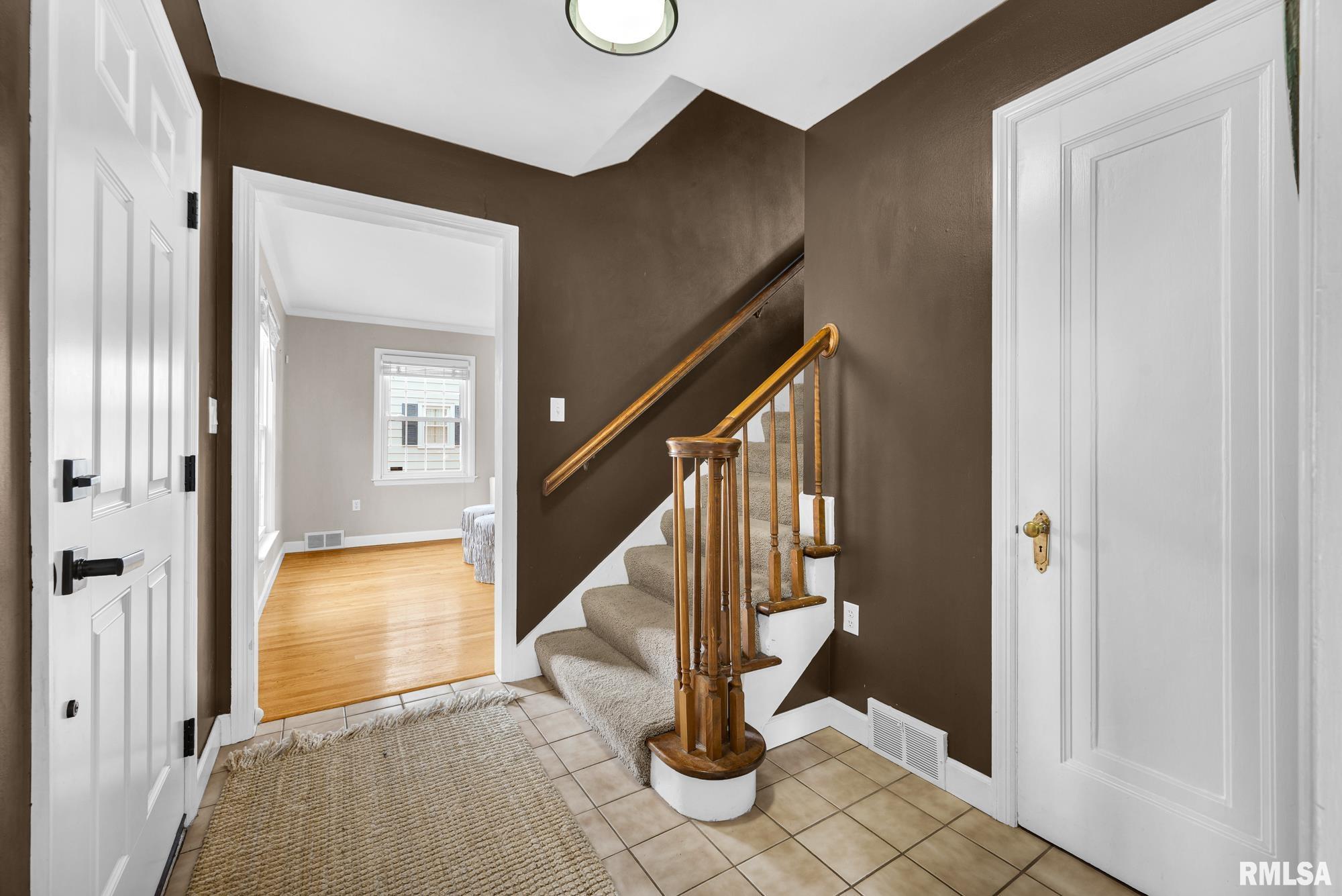 228 North Kickapoo Terrace Peoria, IL 61604 - Photo 2 of 50