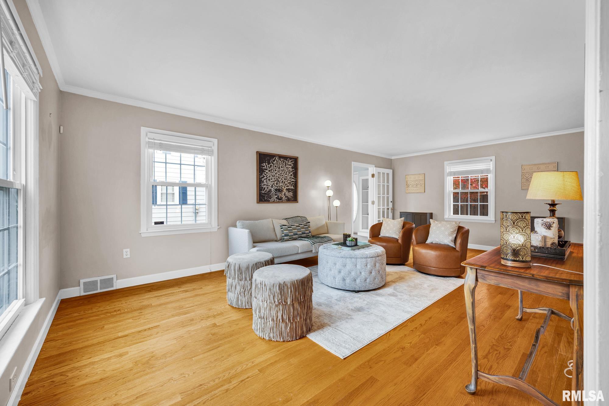 228 North Kickapoo Terrace Peoria, IL 61604 - Photo 4 of 50