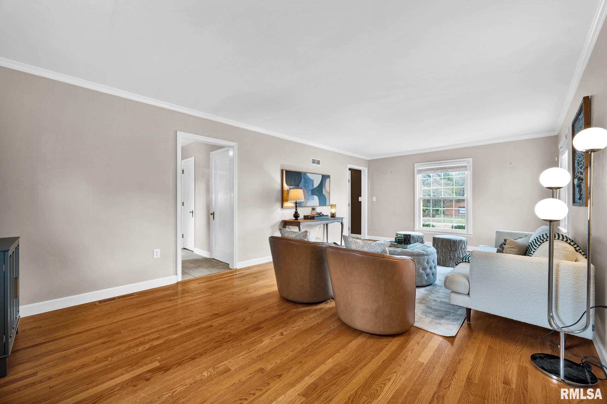 228 North Kickapoo Terrace Peoria, IL 61604 - Photo 5 of 50