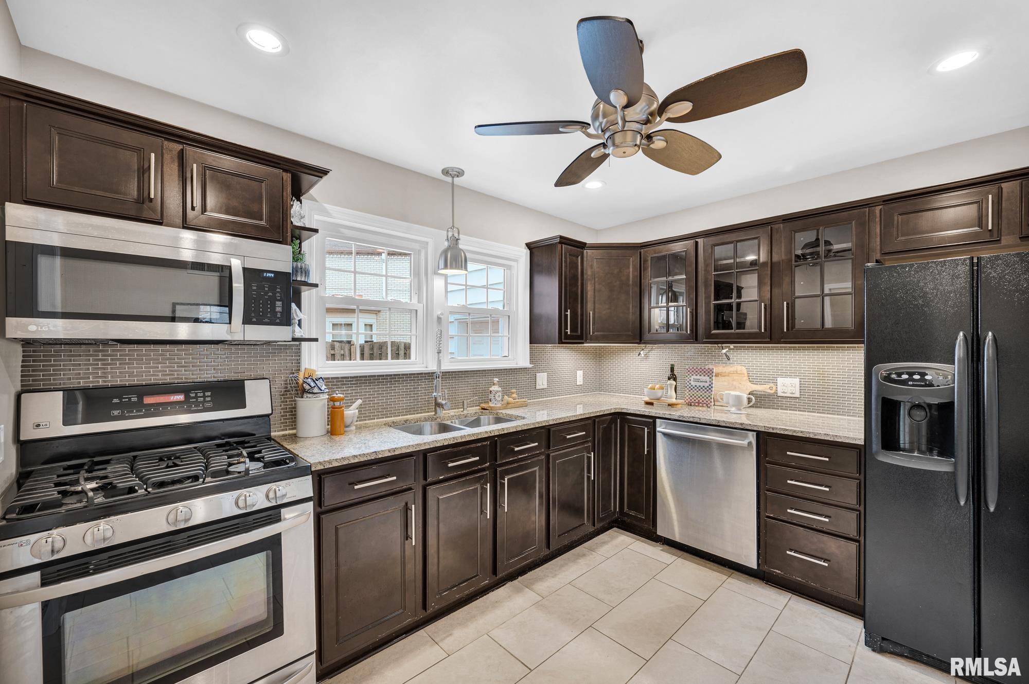 228 North Kickapoo Terrace Peoria, IL 61604 - Photo 9 of 50