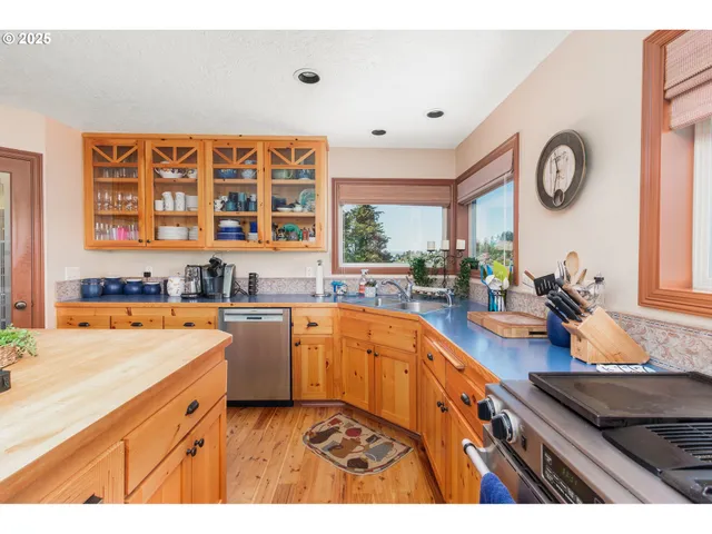 $1,395,000 | 1635 Northeast East Devils Lake Road, Otis, OR 97368