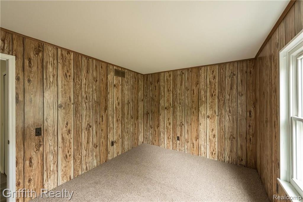 14161 Riverside Street Livonia, MI 48154 - Photo 27 of 34