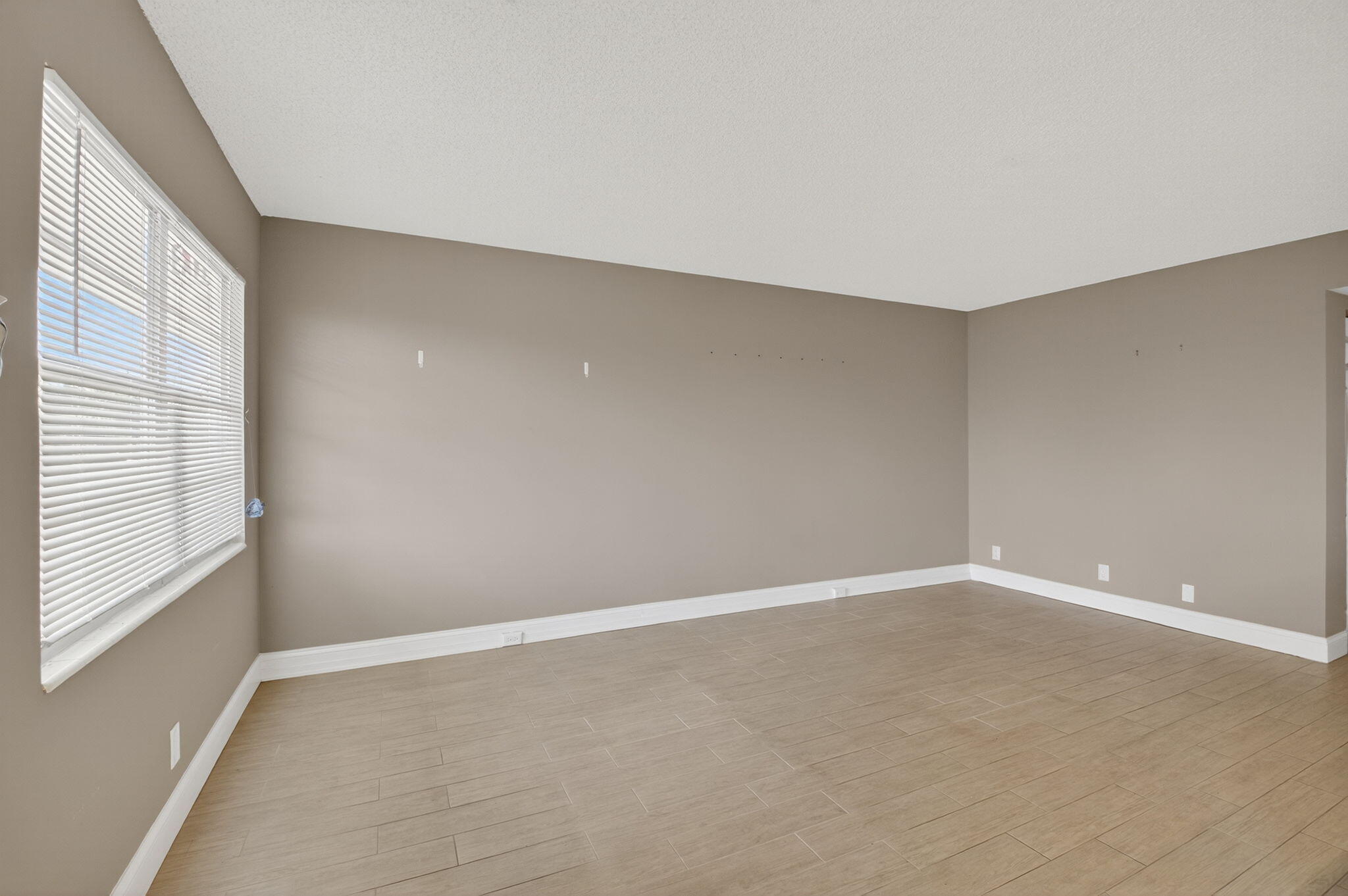 4054 Rexford Drive Boca Raton, FL 33434 - Photo 14 of 55 6-web-or-mls-DSC_7715