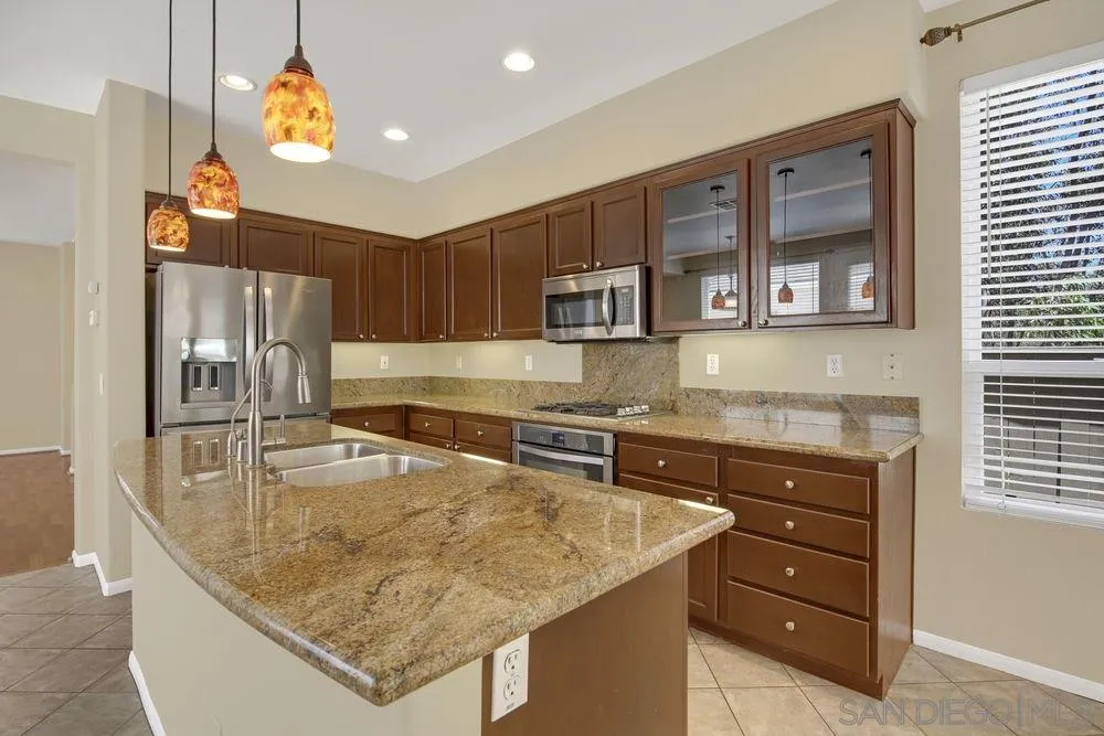 12285 Pepper Tree Lane Poway, CA 92064 - Photo 7 of 25 Gallery Image 7